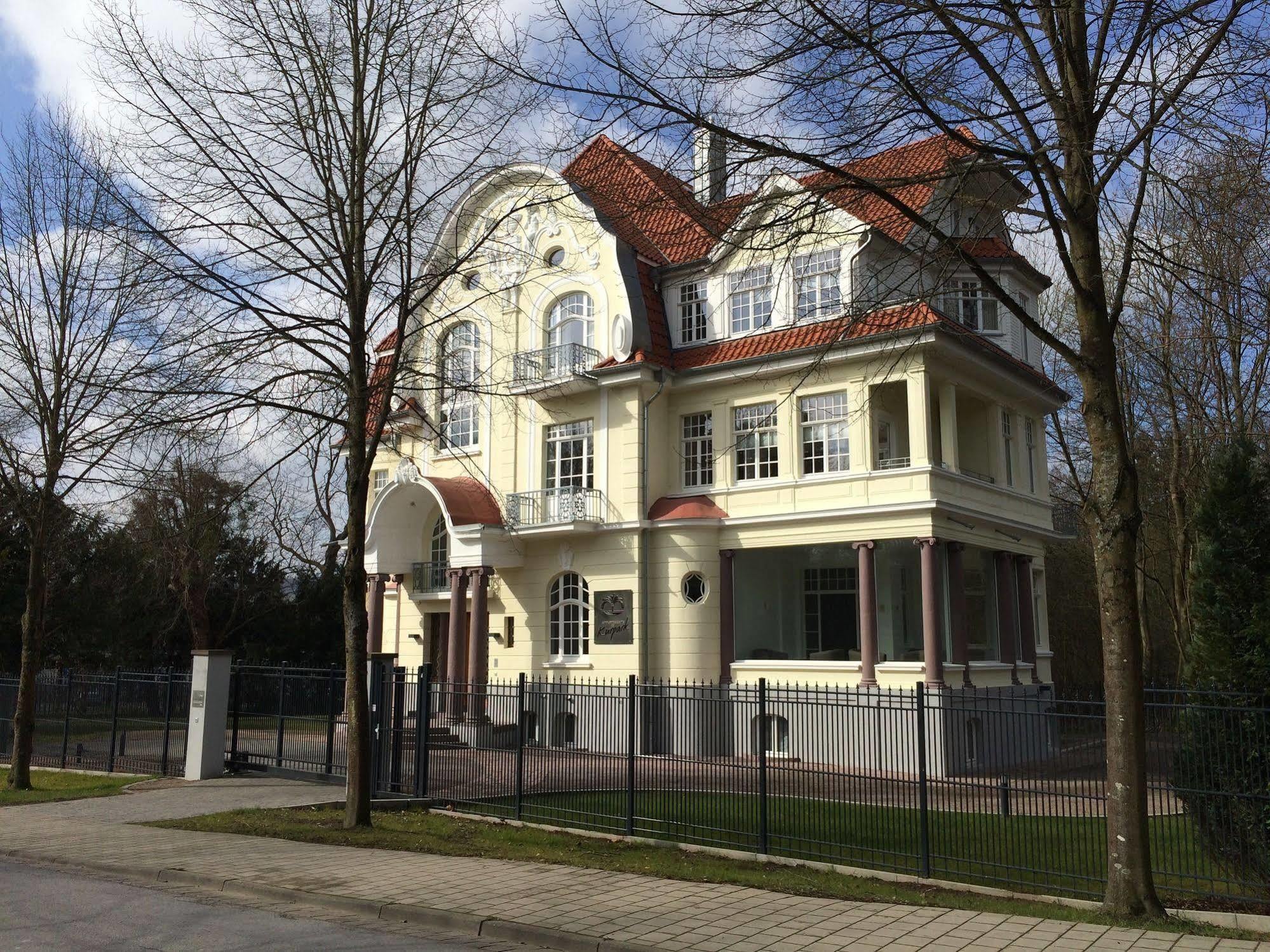 Appartements Am Kurpark Bad Pyrmont Eksteriør bilde